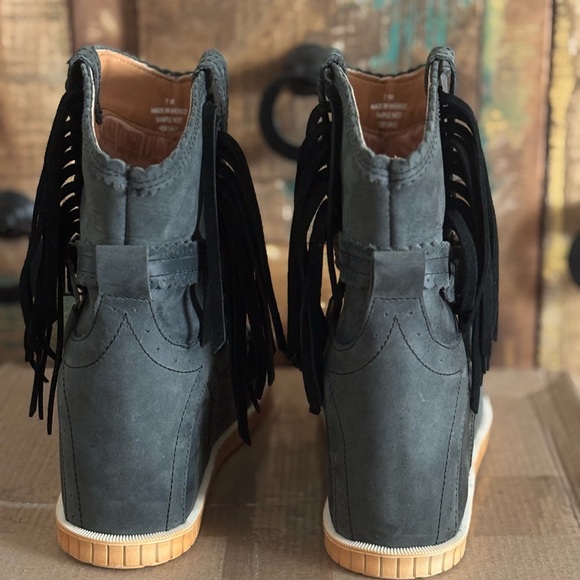 Dingo Women's Montauk Fringe Round Toe Moccasin Western Boot NIB - Picture 7 of 10